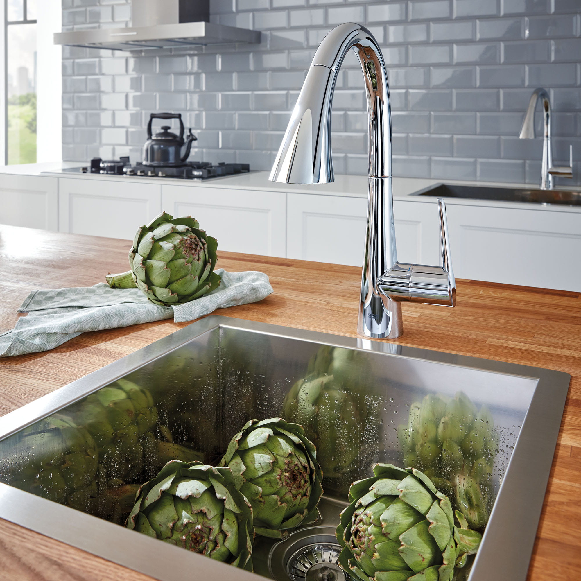 Single-Handle Pull Down Kitchen Faucet Triple Spray 1.75 GPM